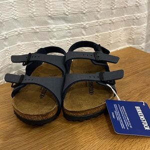 NWT-kids Birkenstock sandals with blackstrap size 26 EU/9.5 US Navy